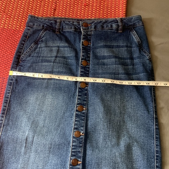 D. JEANS SIZE 6 Denim Button-up Midi Skirt - Picture 4 of 6